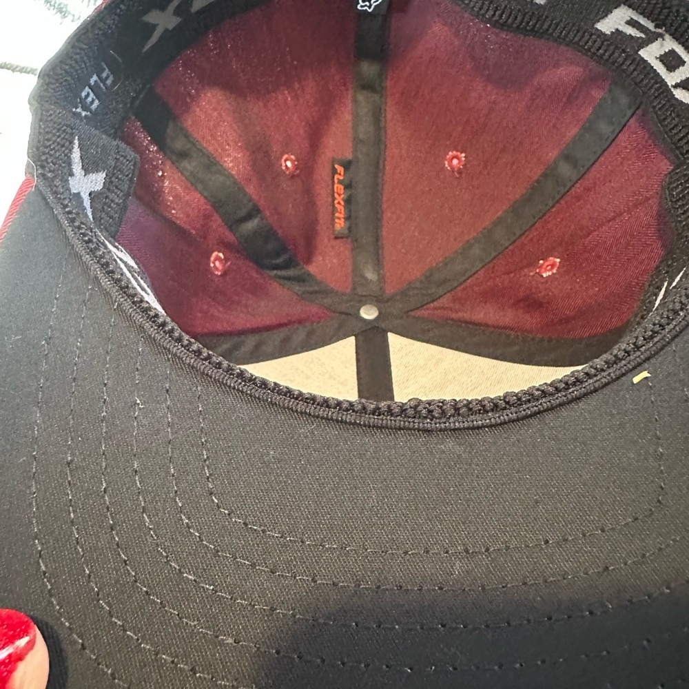 Red Fox Racing Cap - Picture 2 of 3
